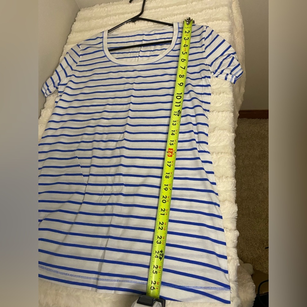 Lululemon top - Picture 3 of 4